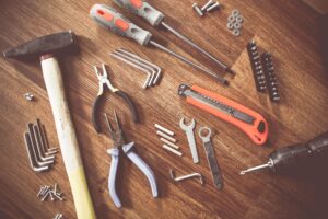 【悩み】事業を作るのに道具が足りない|【解決策】自分で作ろう!|【参考書籍】起業の天才!